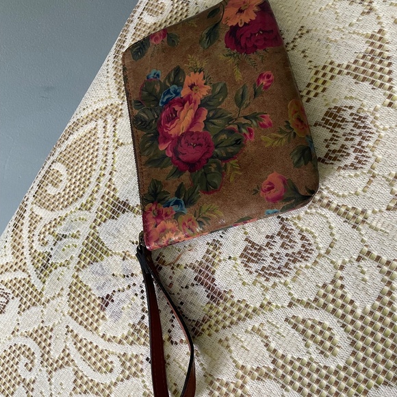 Patricia Nash floral leather strap bag - Picture 1 of 3